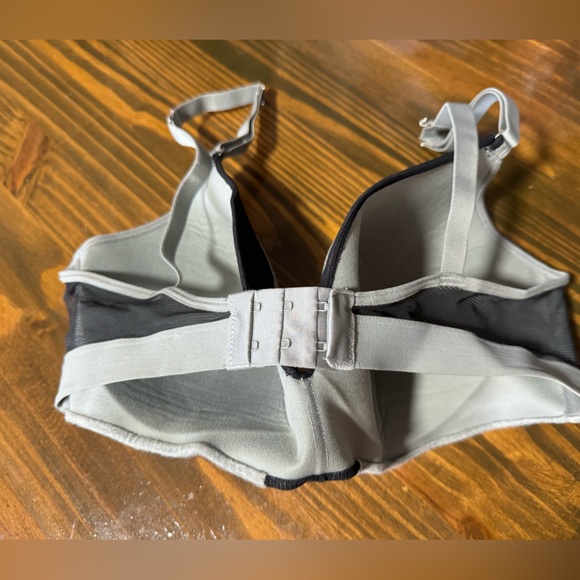 38D Bra - Picture 2 of 3